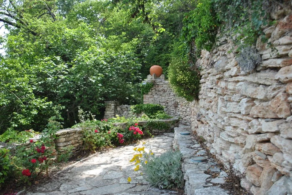 Création de jardin avec massifs méditerranéens Hérault